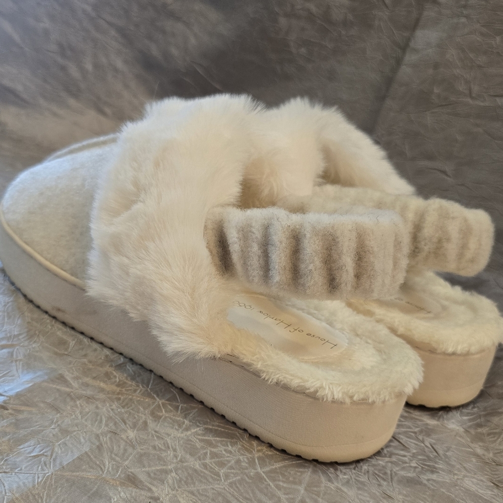 House of Harlow 1960 Cream Fur Slippers - Picture 12 of 13